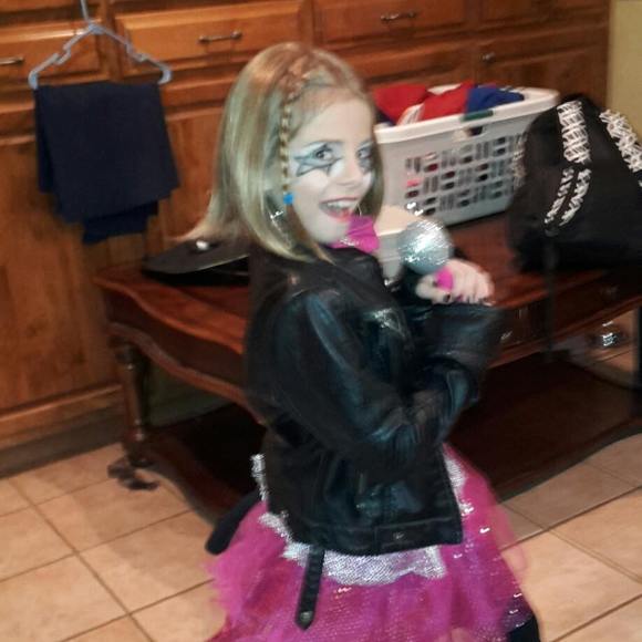 Meet your Posher, Lisa - Picture 1 of 1